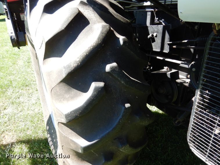 image for item KI9613 2005 Gleaner R55  RWA combine