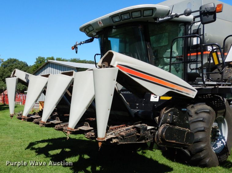 image for item KI9614 AGCO 438  corn head