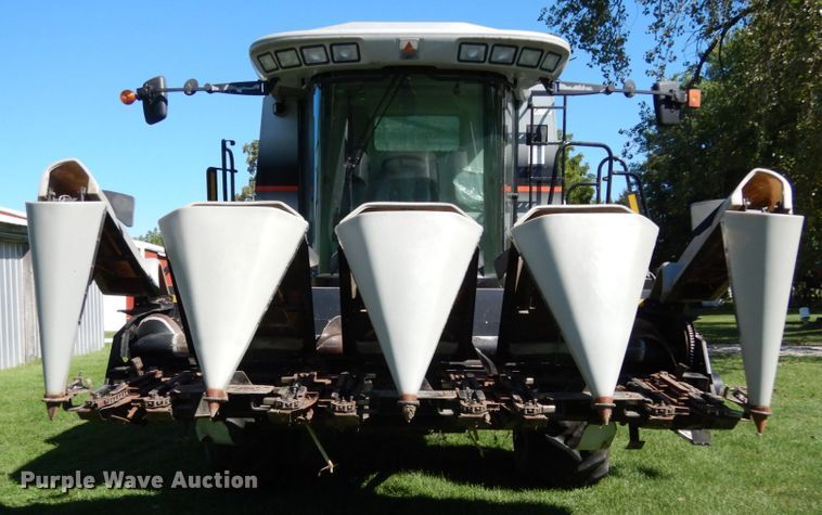 image for item KI9614 AGCO 438  corn head