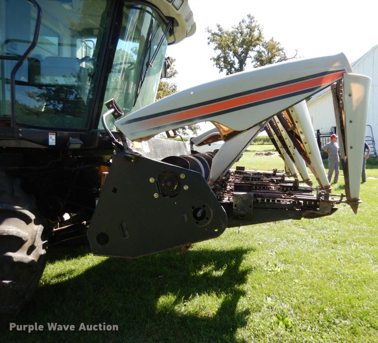 image for item KI9614 AGCO 438  corn head