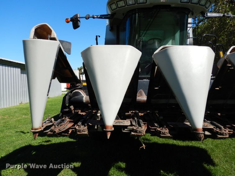 image for item KI9614 AGCO 438  corn head