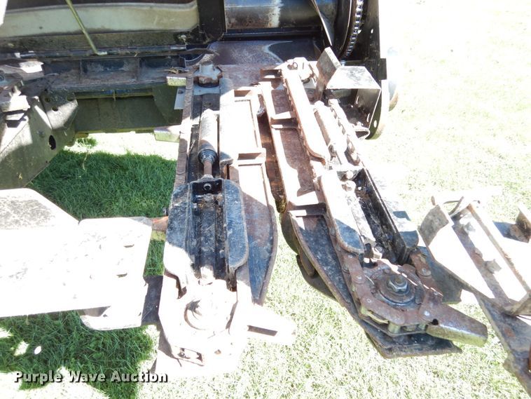 image for item KI9614 AGCO 438  corn head