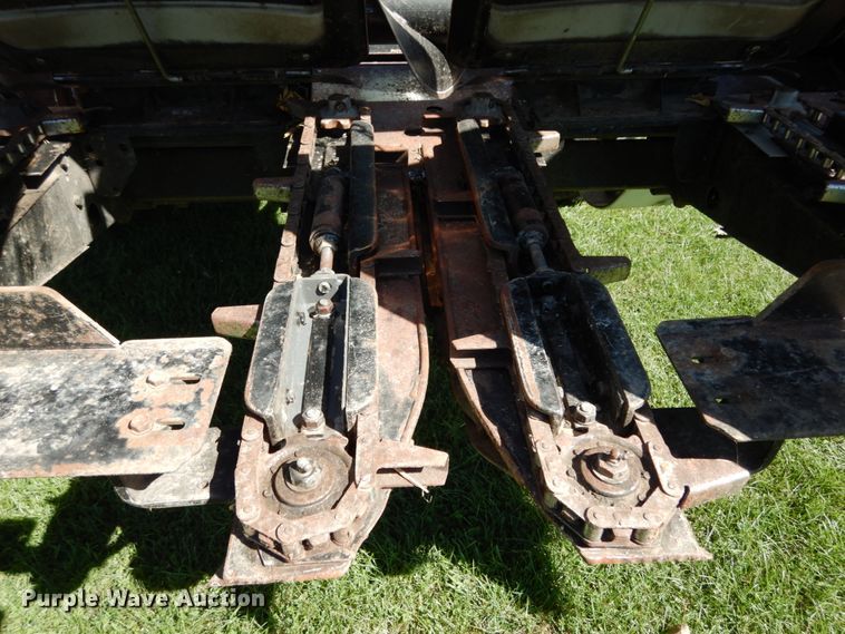 image for item KI9614 AGCO 438  corn head