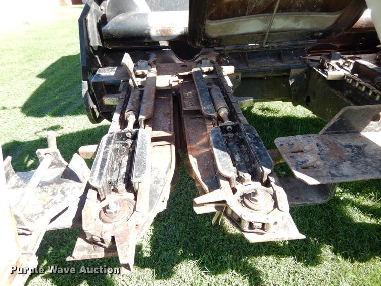 image for item KI9614 AGCO 438  corn head