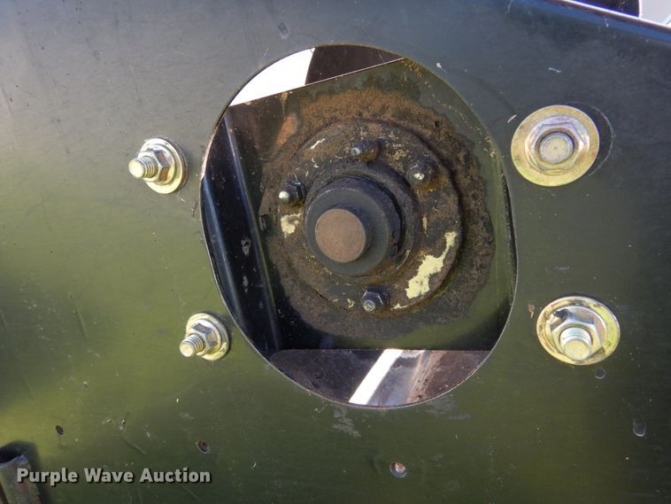 image for item KI9614 AGCO 438  corn head