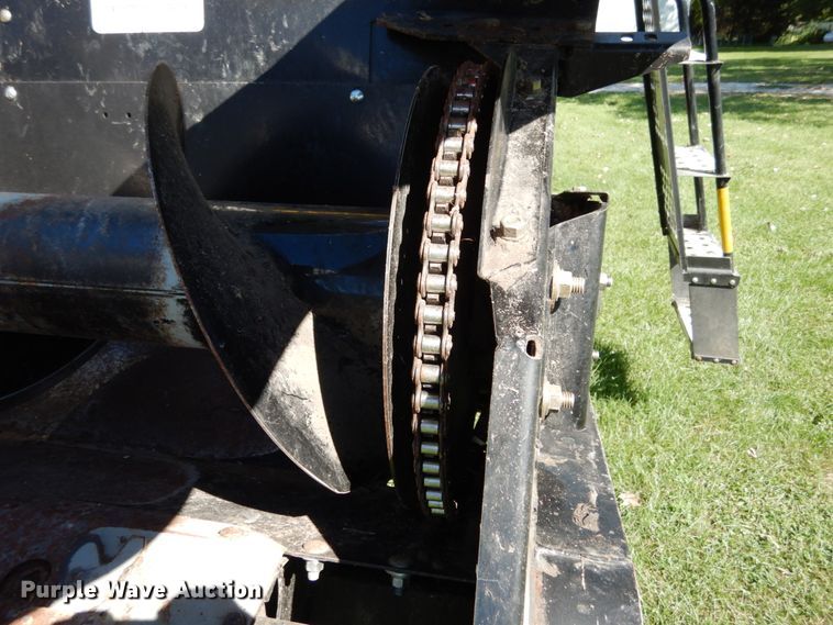 image for item KI9614 AGCO 438  corn head