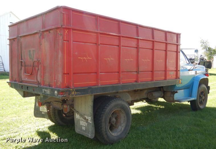 image for item KI9615 1976 Chevrolet C60  grain truck