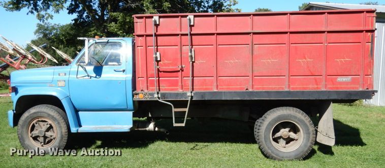 image for item KI9615 1976 Chevrolet C60  grain truck