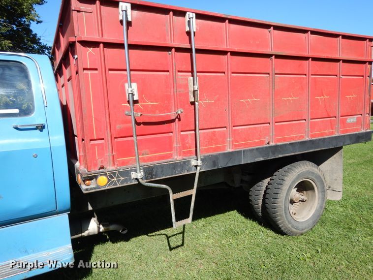 image for item KI9615 1976 Chevrolet C60  grain truck