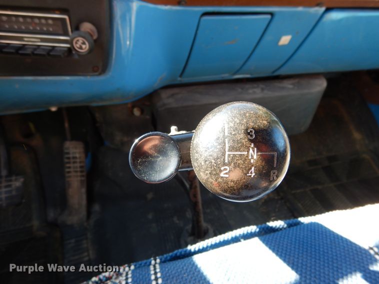 image for item KI9615 1976 Chevrolet C60  grain truck