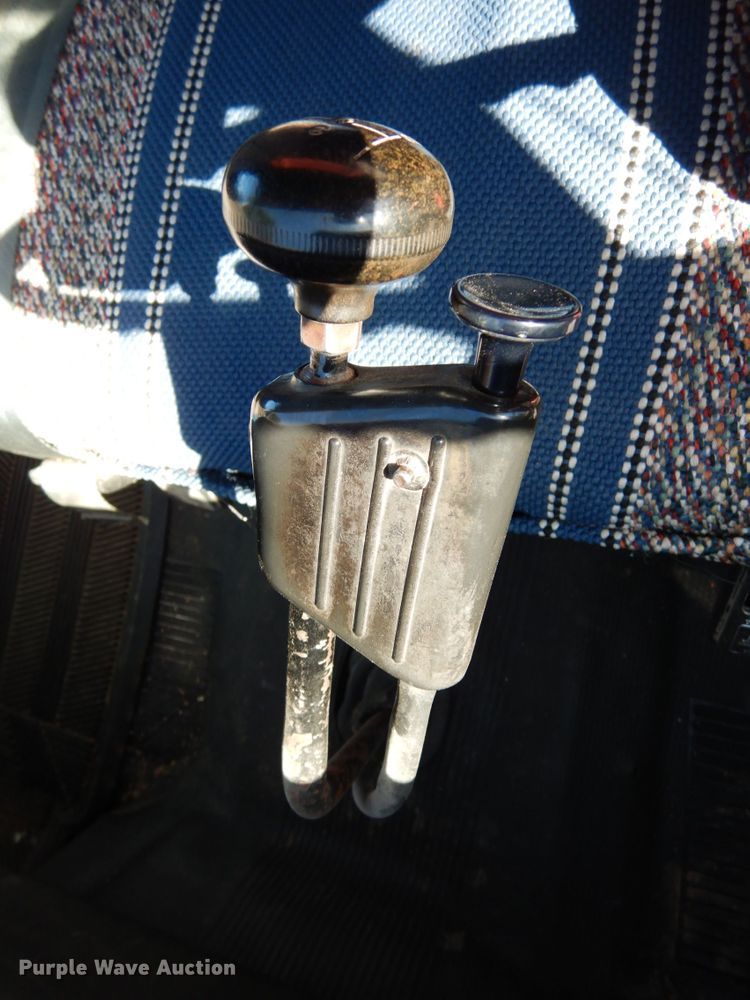 image for item KI9615 1976 Chevrolet C60  grain truck