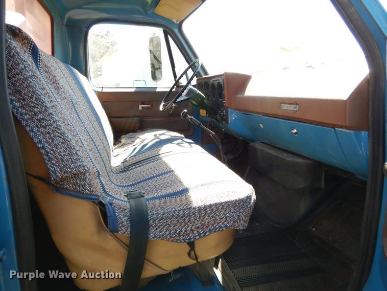 image for item KI9615 1976 Chevrolet C60  grain truck