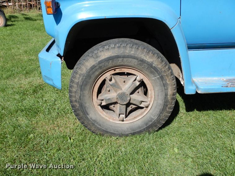 image for item KI9615 1976 Chevrolet C60  grain truck