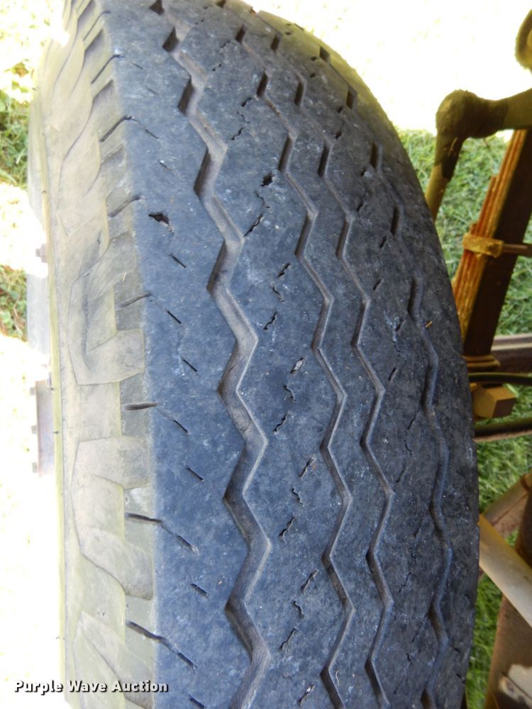 image for item KI9615 1976 Chevrolet C60  grain truck