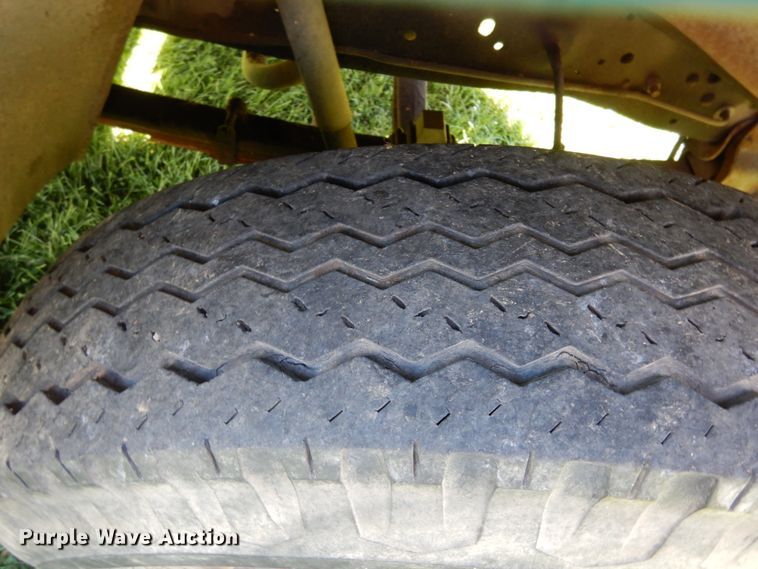 image for item KI9615 1976 Chevrolet C60  grain truck