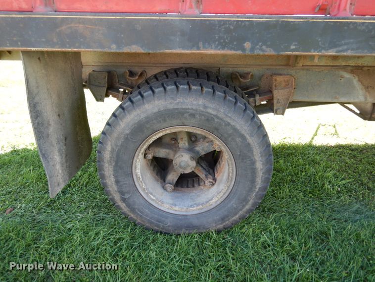 image for item KI9615 1976 Chevrolet C60  grain truck