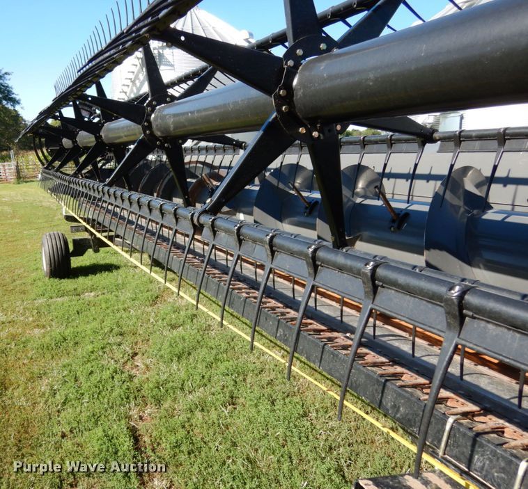 image for item KI9618 2011 AGCO 8200  flex head