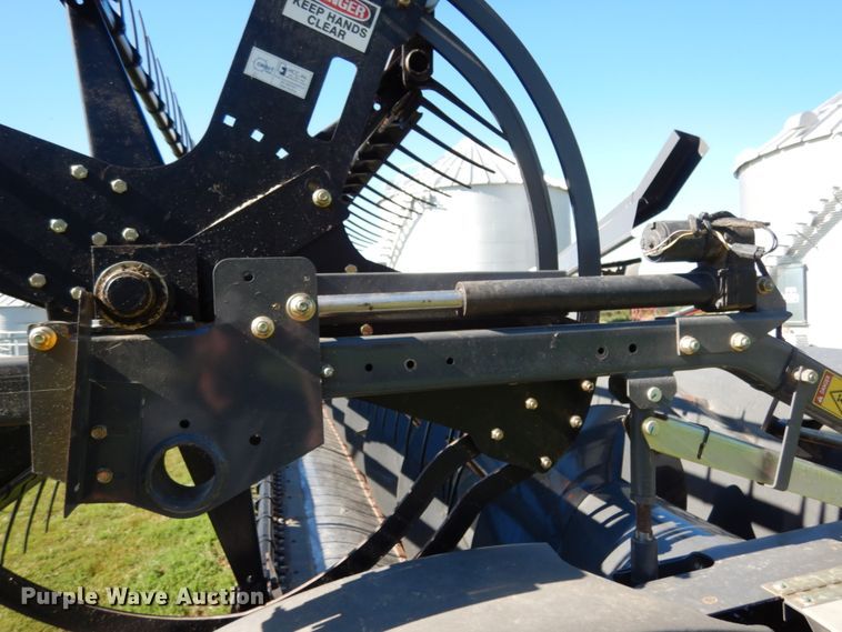 image for item KI9618 2011 AGCO 8200  flex head