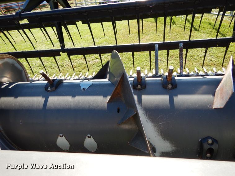 image for item KI9618 2011 AGCO 8200  flex head