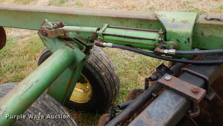 image for item KI9628 John Deere T0230  double off-set disk