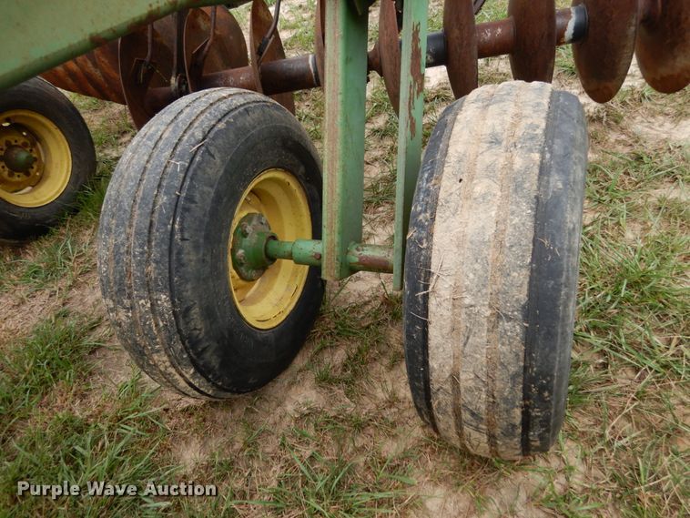 image for item KI9628 John Deere T0230  double off-set disk
