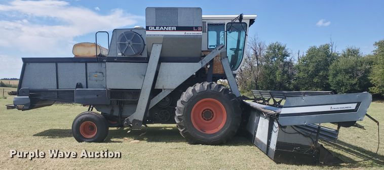 image for item KK9188 1983 Gleaner L3  combine