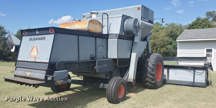 image for item KK9188 1983 Gleaner L3  combine