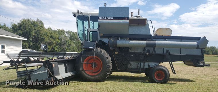 image for item KK9188 1983 Gleaner L3  combine