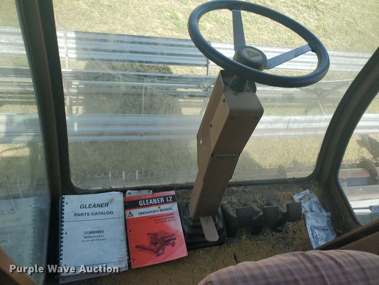 image for item KK9188 1983 Gleaner L3  combine