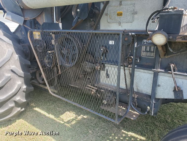 image for item KK9188 1983 Gleaner L3  combine