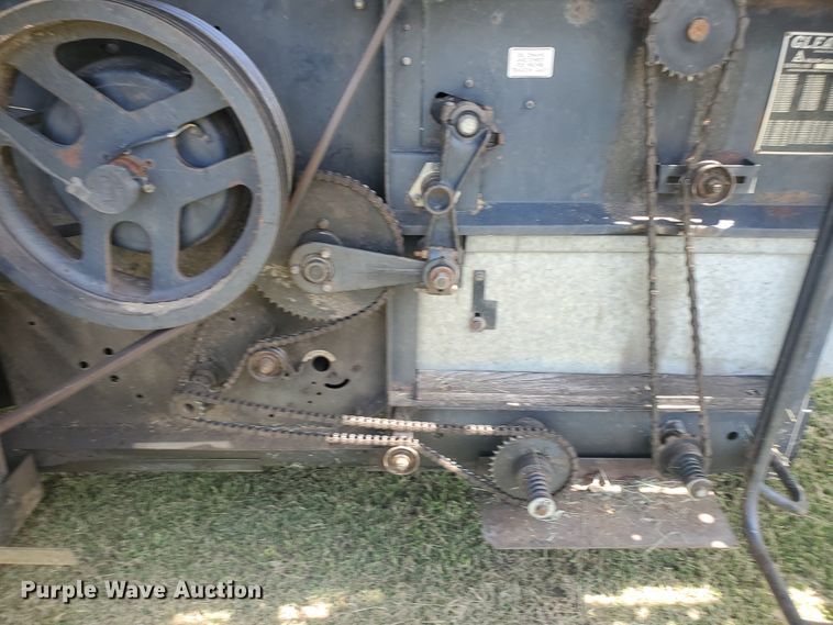 image for item KK9188 1983 Gleaner L3  combine