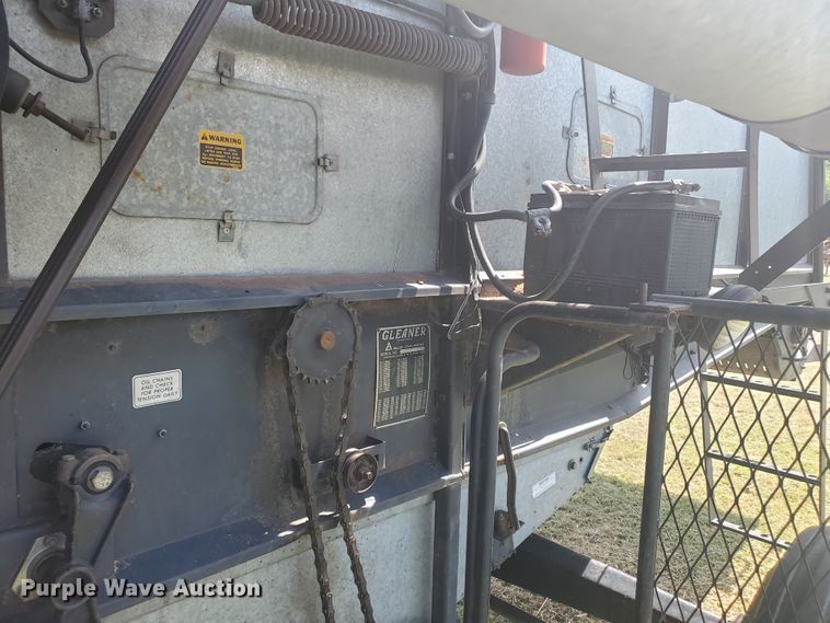 image for item KK9188 1983 Gleaner L3  combine