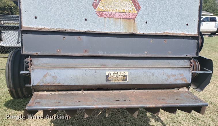 image for item KK9188 1983 Gleaner L3  combine