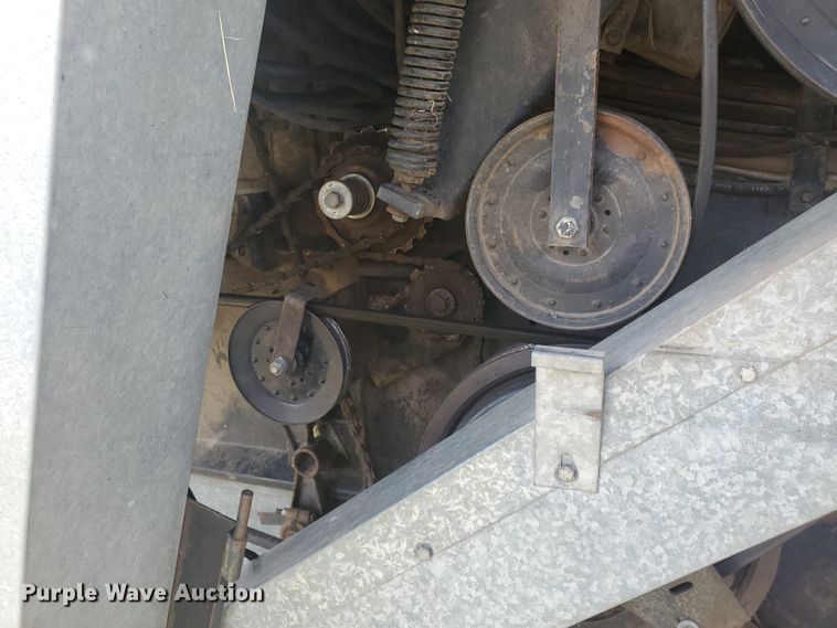 image for item KK9188 1983 Gleaner L3  combine