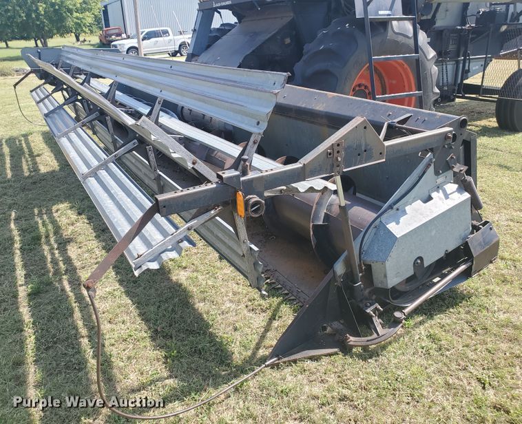 image for item KK9188 1983 Gleaner L3  combine