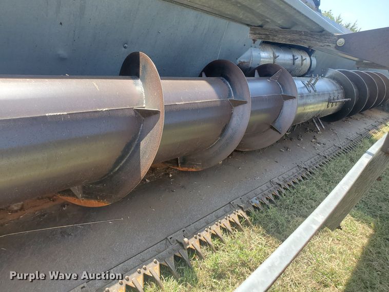 image for item KK9188 1983 Gleaner L3  combine