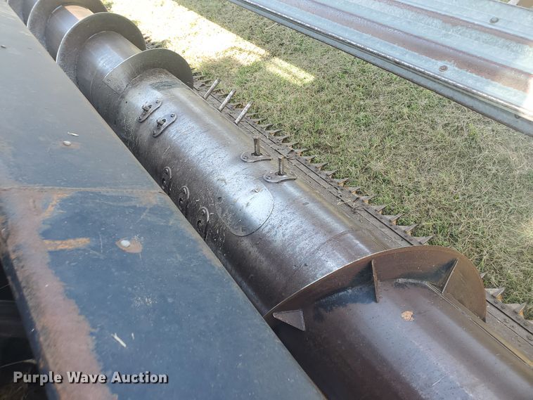 image for item KK9188 1983 Gleaner L3  combine