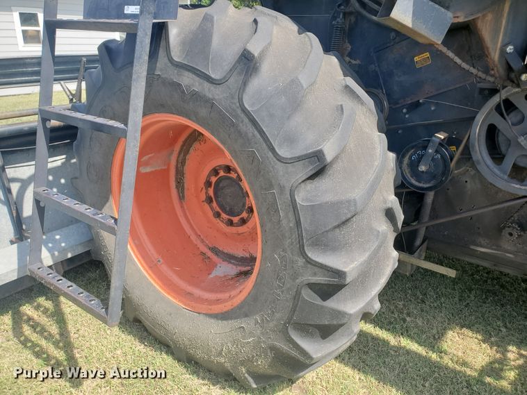 image for item KK9188 1983 Gleaner L3  combine