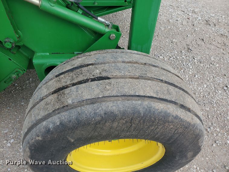 image for item KK9197 2001 John Deere 567  round baler