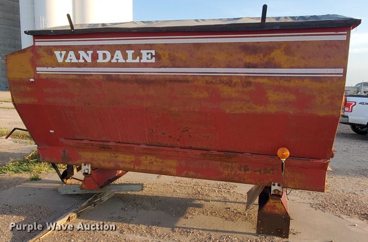 image for item KK9202 Van Dale feed mixer box
