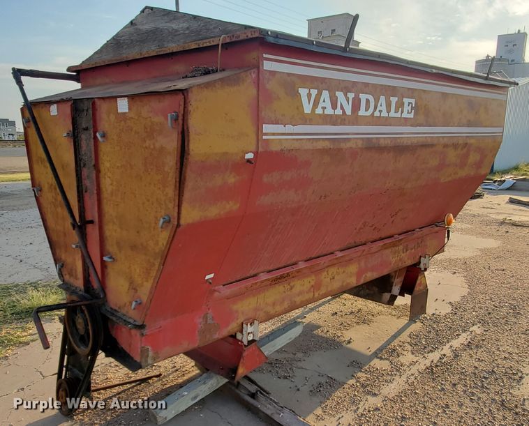 image for item KK9202 Van Dale feed mixer box