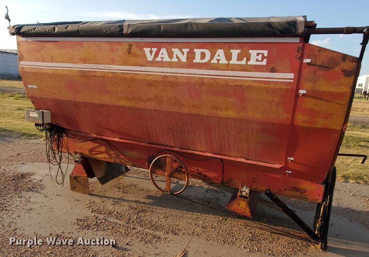 image for item KK9202 Van Dale feed mixer box