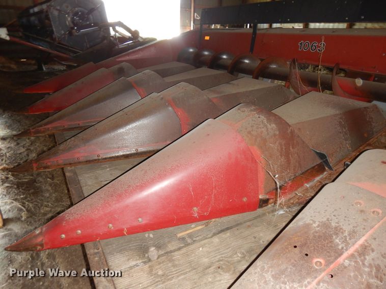 image for item KU9163 Case IH 1063  corn head