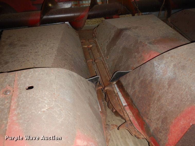 image for item KU9163 Case IH 1063  corn head