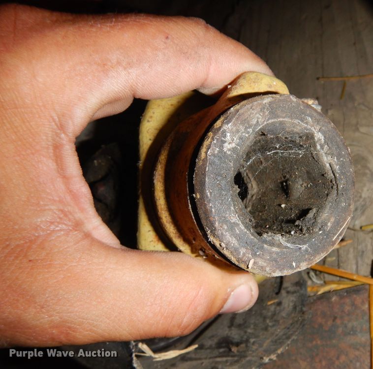 image for item KU9163 Case IH 1063  corn head