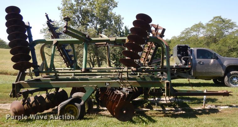 image for item KU9166 John Deere 230  double off-set disk