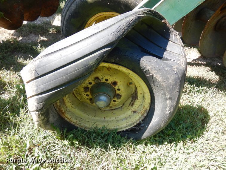 image for item KU9166 John Deere 230  double off-set disk