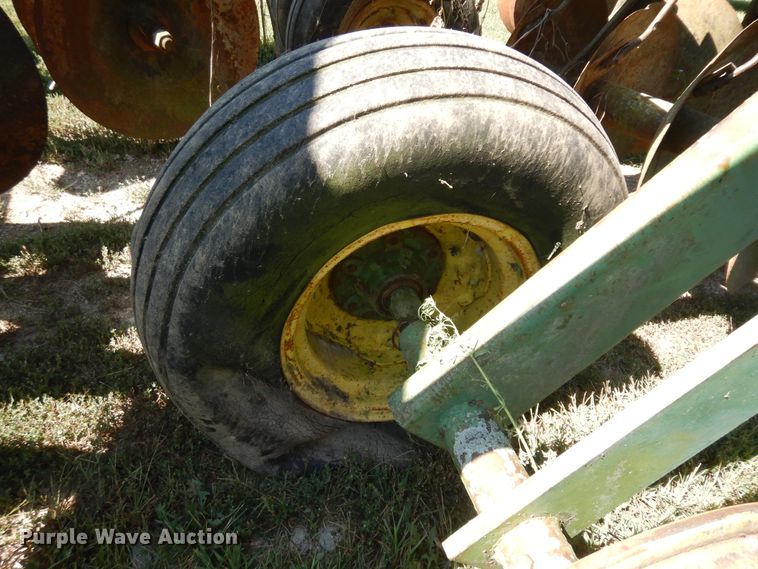 image for item KU9166 John Deere 230  double off-set disk