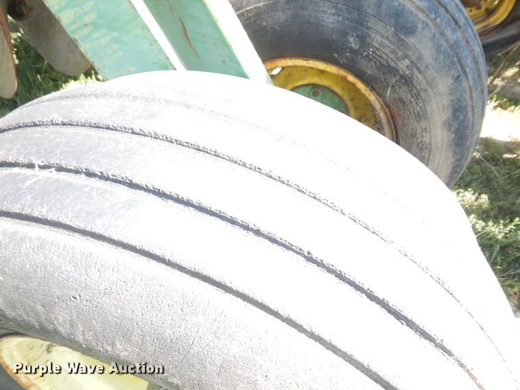 image for item KU9166 John Deere 230  double off-set disk