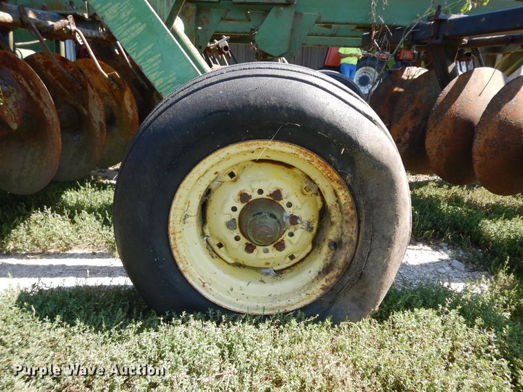 image for item KU9166 John Deere 230  double off-set disk
